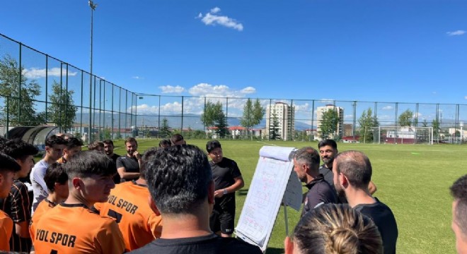 Antrenör eğitim programları devam ediyor